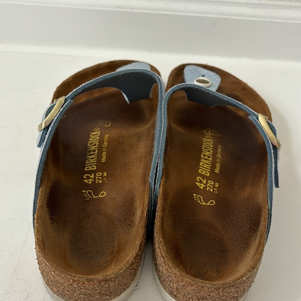 Birkenstock Light Blue Snake-Print Thong Sandals with White Accents - Picture 3 of 9
